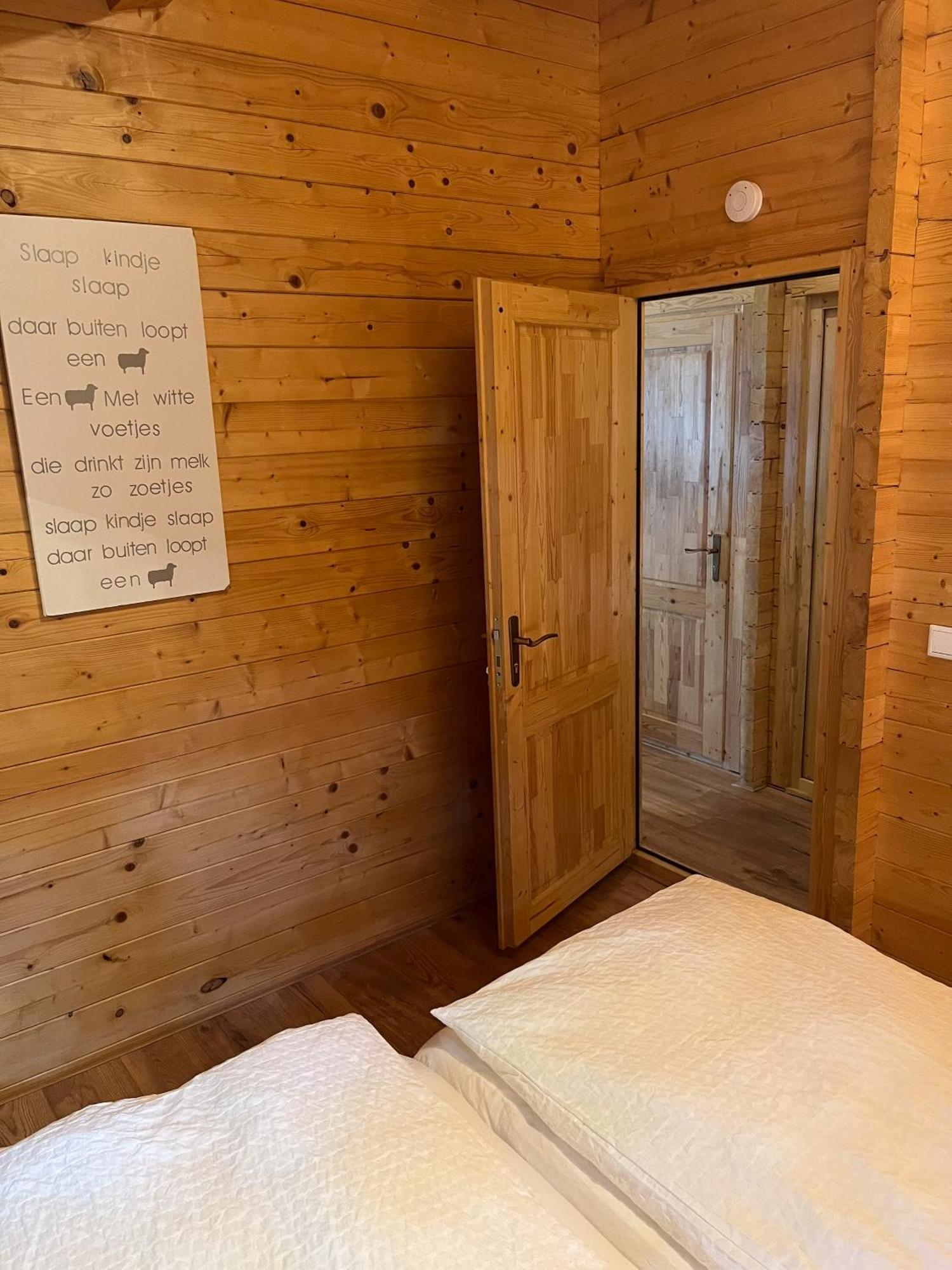 Luxe En Ruim Chalet Met Airco Bij Leekstermeer Matsloot Kültér fotó
