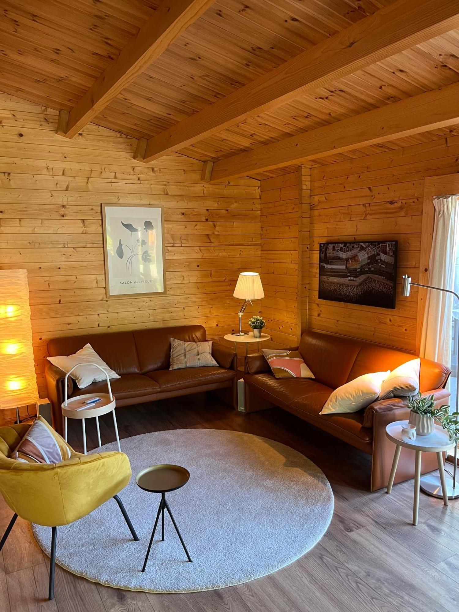 Luxe En Ruim Chalet Met Airco Bij Leekstermeer Matsloot Kültér fotó