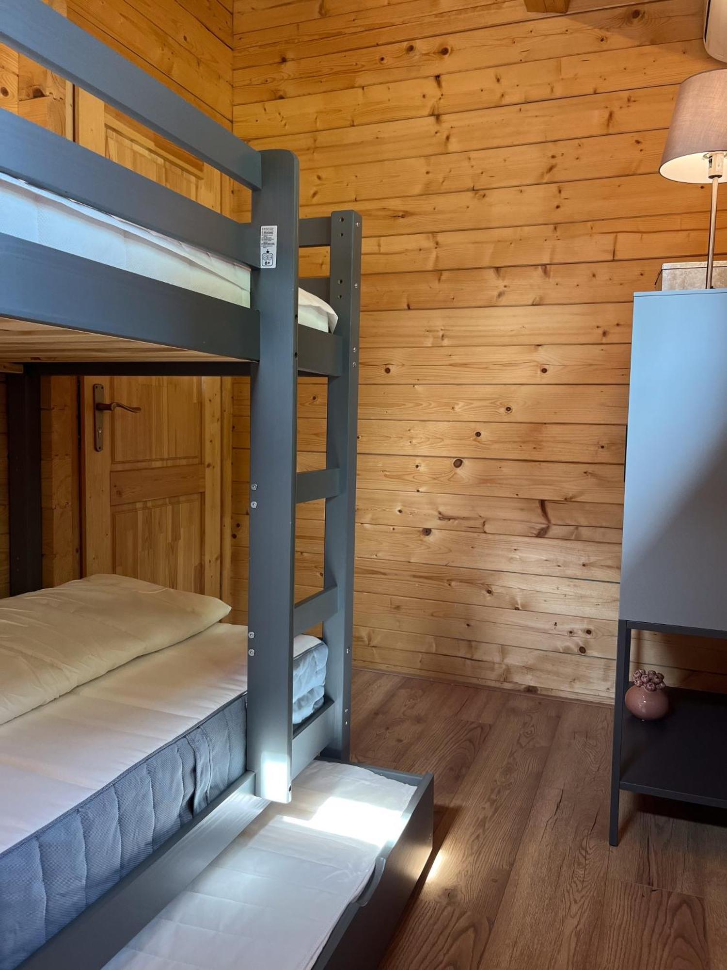 Luxe En Ruim Chalet Met Airco Bij Leekstermeer Matsloot Kültér fotó
