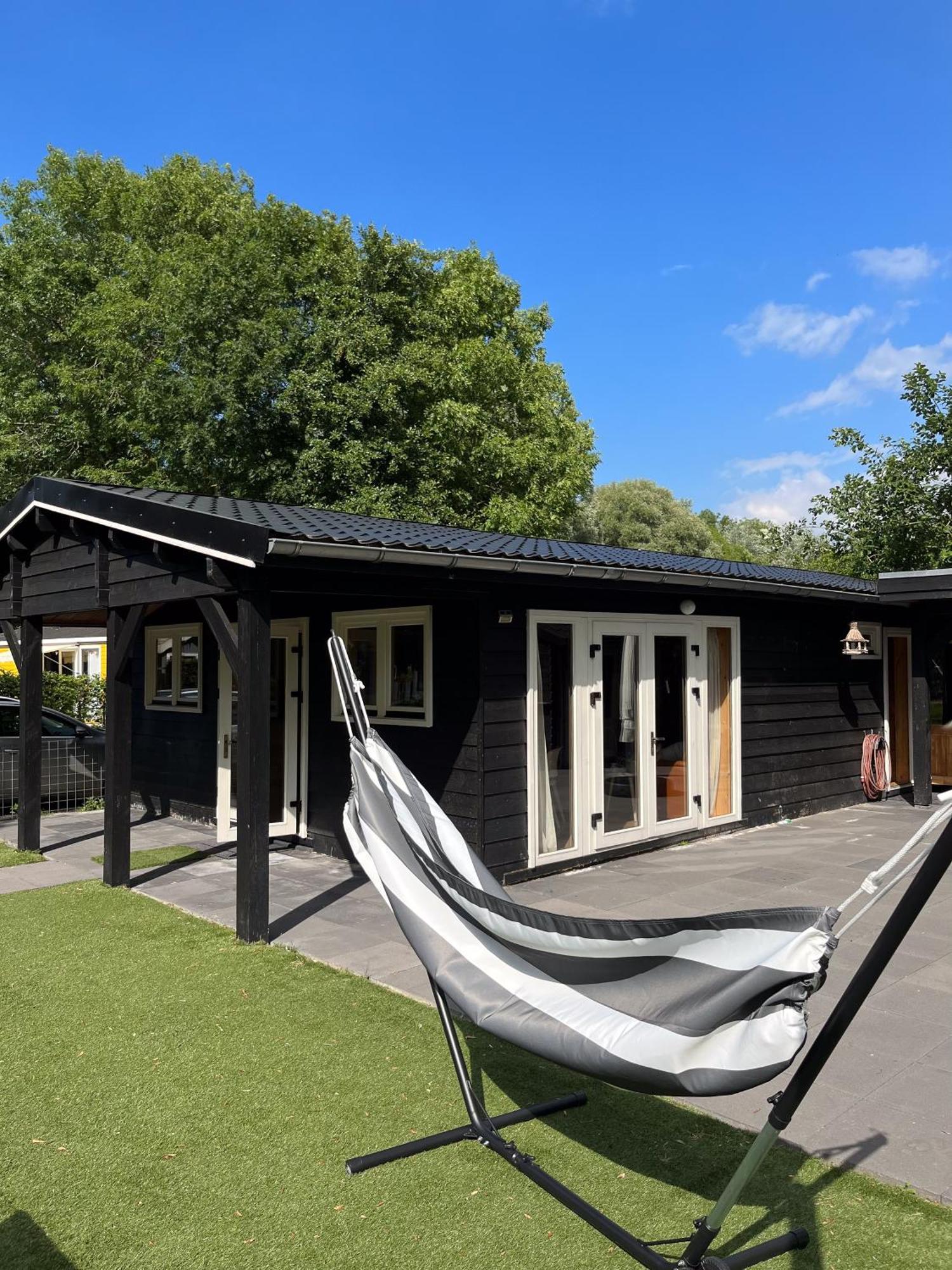 Luxe En Ruim Chalet Met Airco Bij Leekstermeer Matsloot Kültér fotó