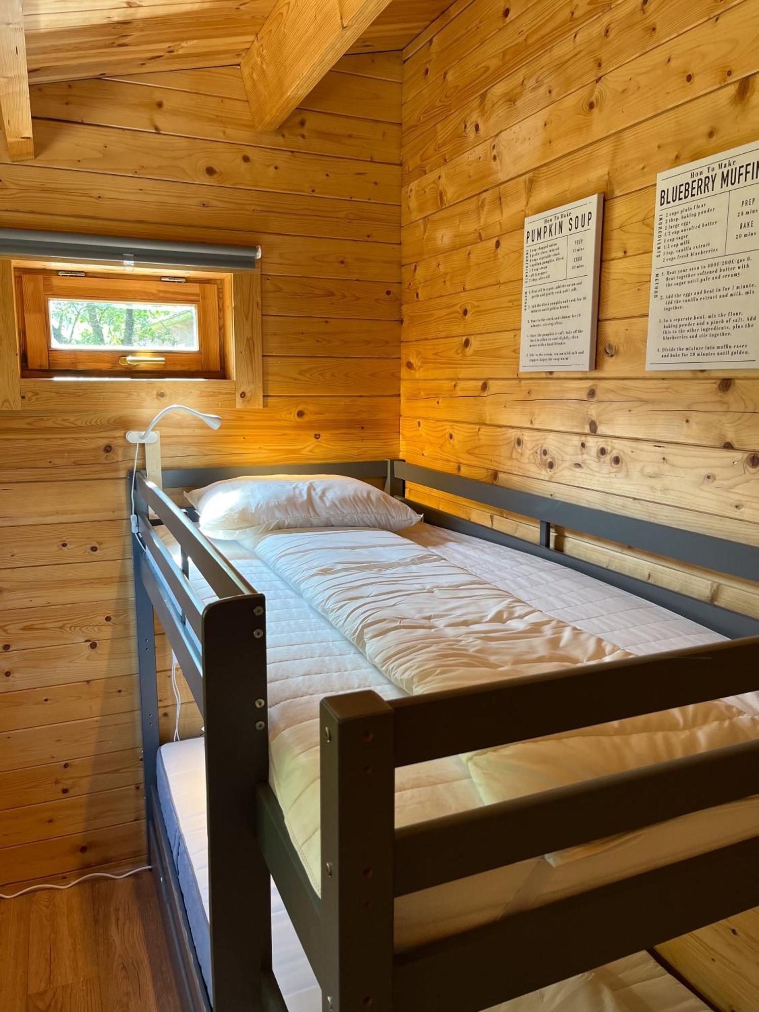 Luxe En Ruim Chalet Met Airco Bij Leekstermeer Matsloot Kültér fotó