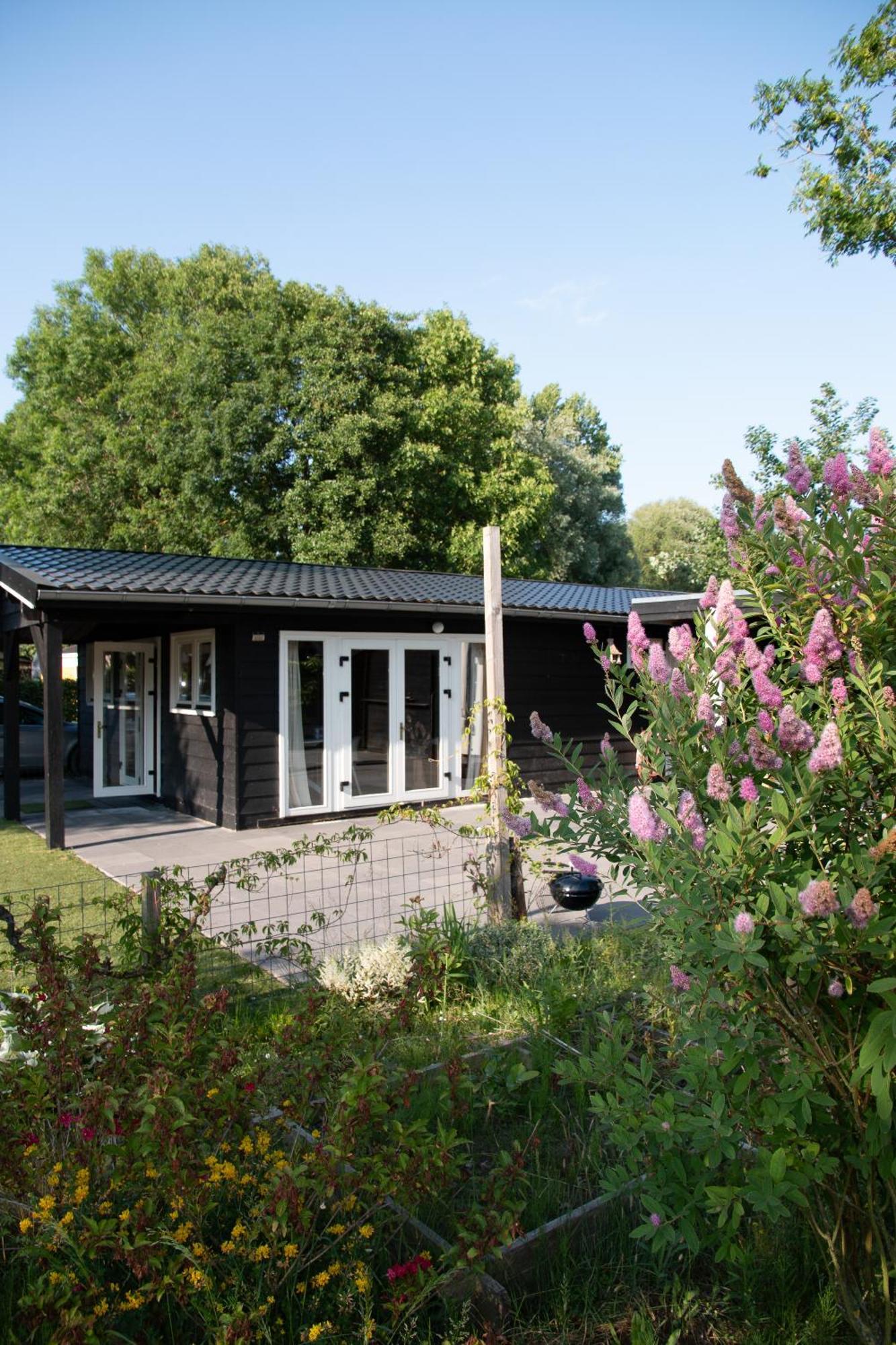 Luxe En Ruim Chalet Met Airco Bij Leekstermeer Matsloot Kültér fotó